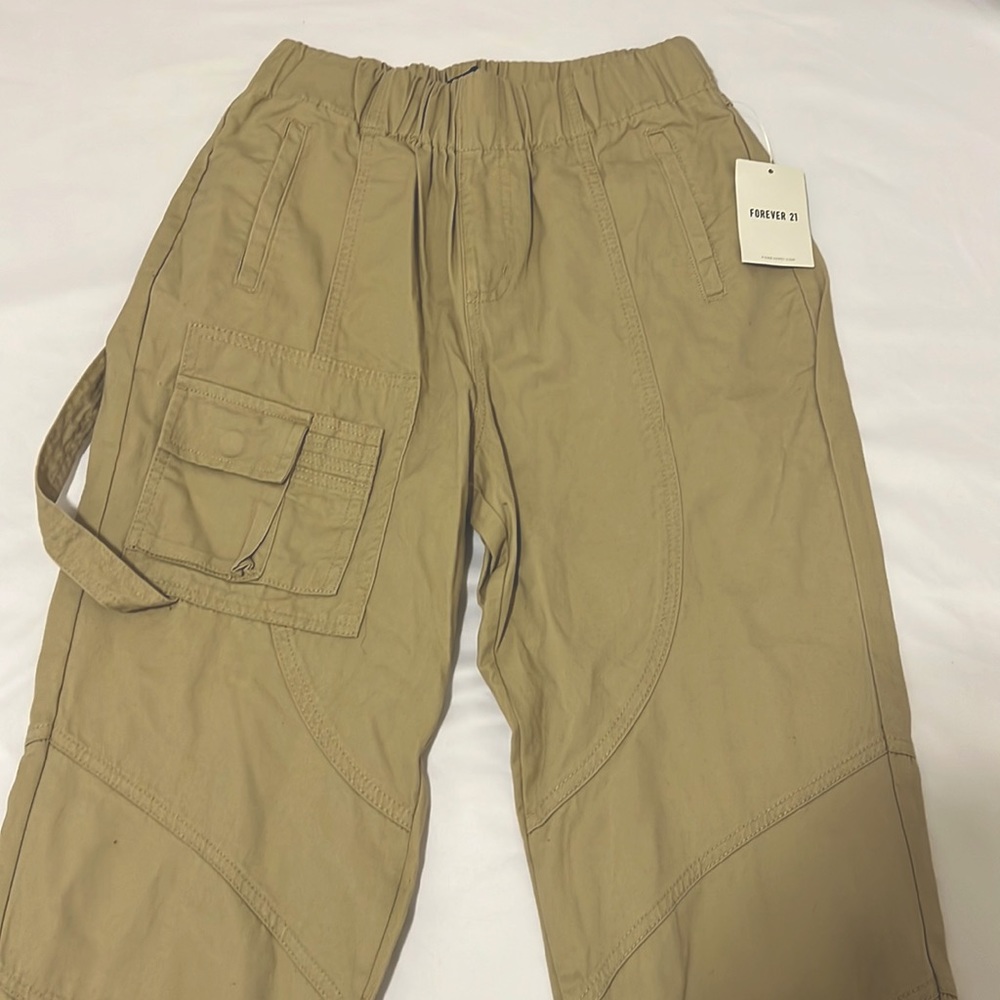 New with tag cargo joggers from forever 21, size small